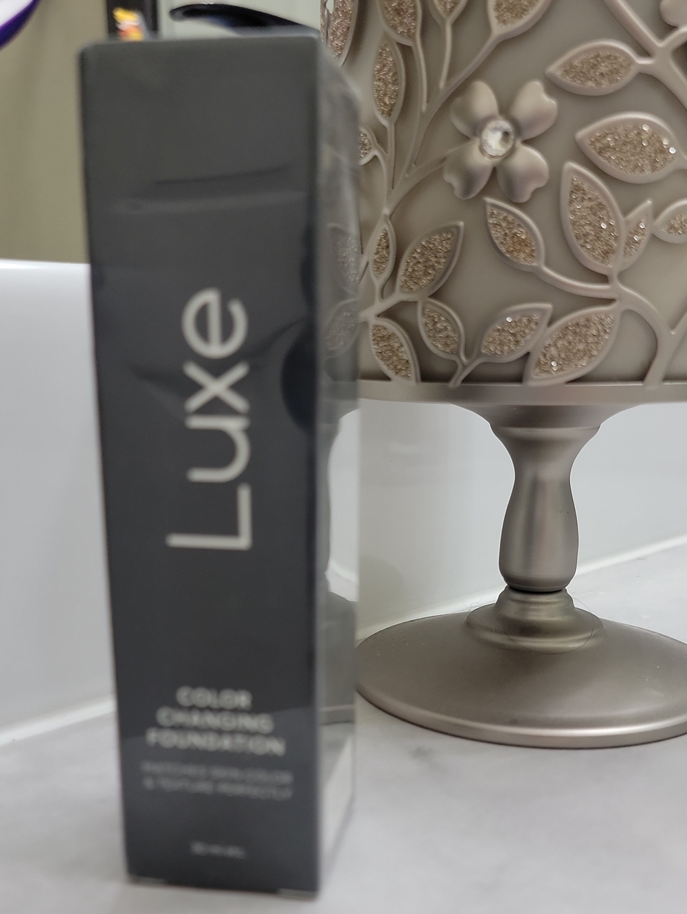 Luxe Color Changing Foundation - 01 Light - Brand New Sealed In Box